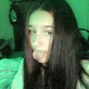 Meet your Posher, Chloe